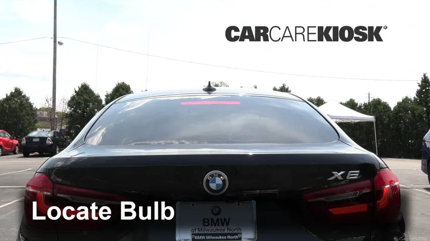 2015 BMW X6 xDrive35i 3.0L 6 Cyl. Turbo Éclairage Feu de freinage central (remplacer l'ampoule)